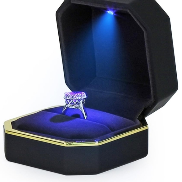 NWT:  LED LIGHT RING CASE - Picture 3 of 8